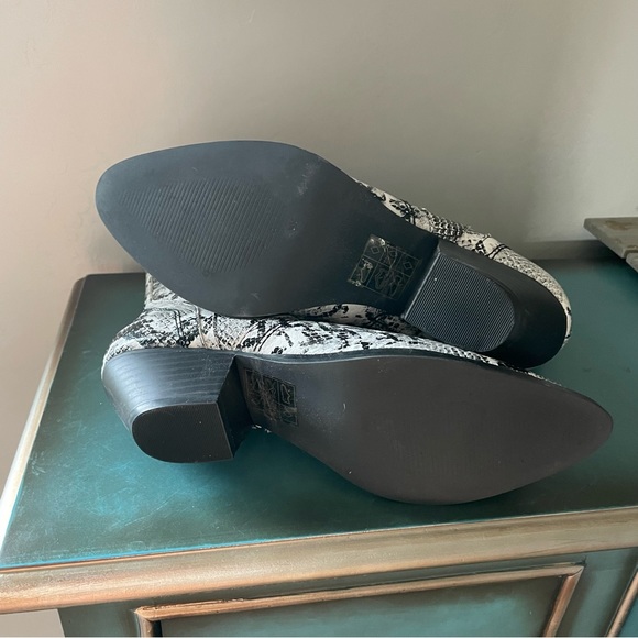 Nasty Gal - Snake the Risk Faux Leather Western Boots, Sz 9 - Picture 6 of 7